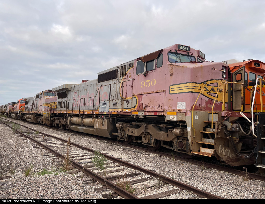 BNSF 950 & 943